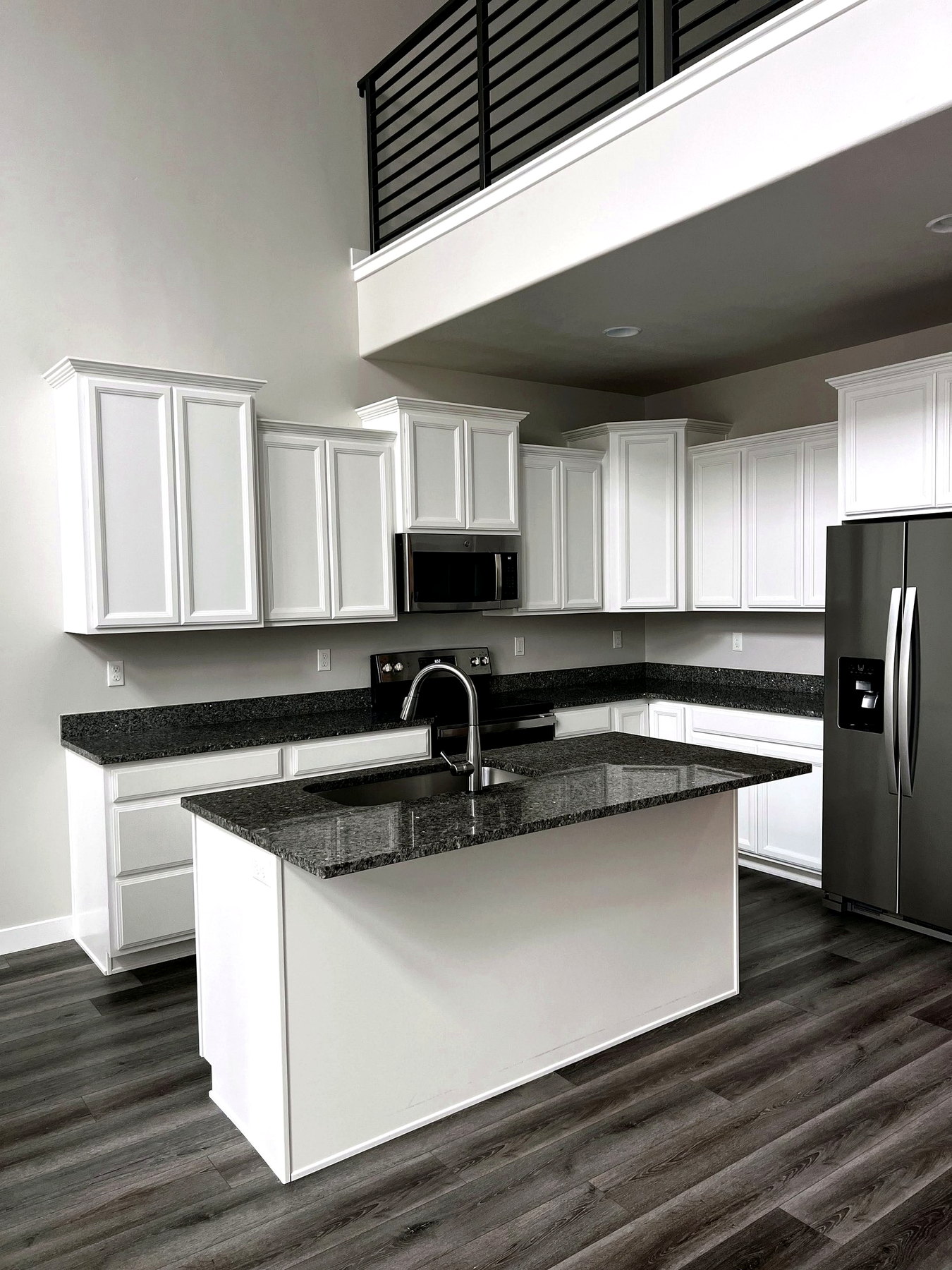 Kitchen move-in and move-out cleaning photo for Park City homes by Sun Ray Cleaning Services
