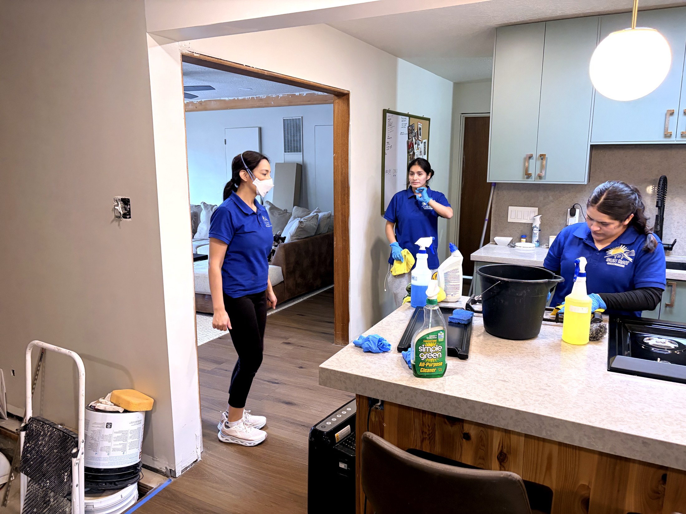 Heber City residential kitchen cleaned by Sun Ray Cleaning Services
