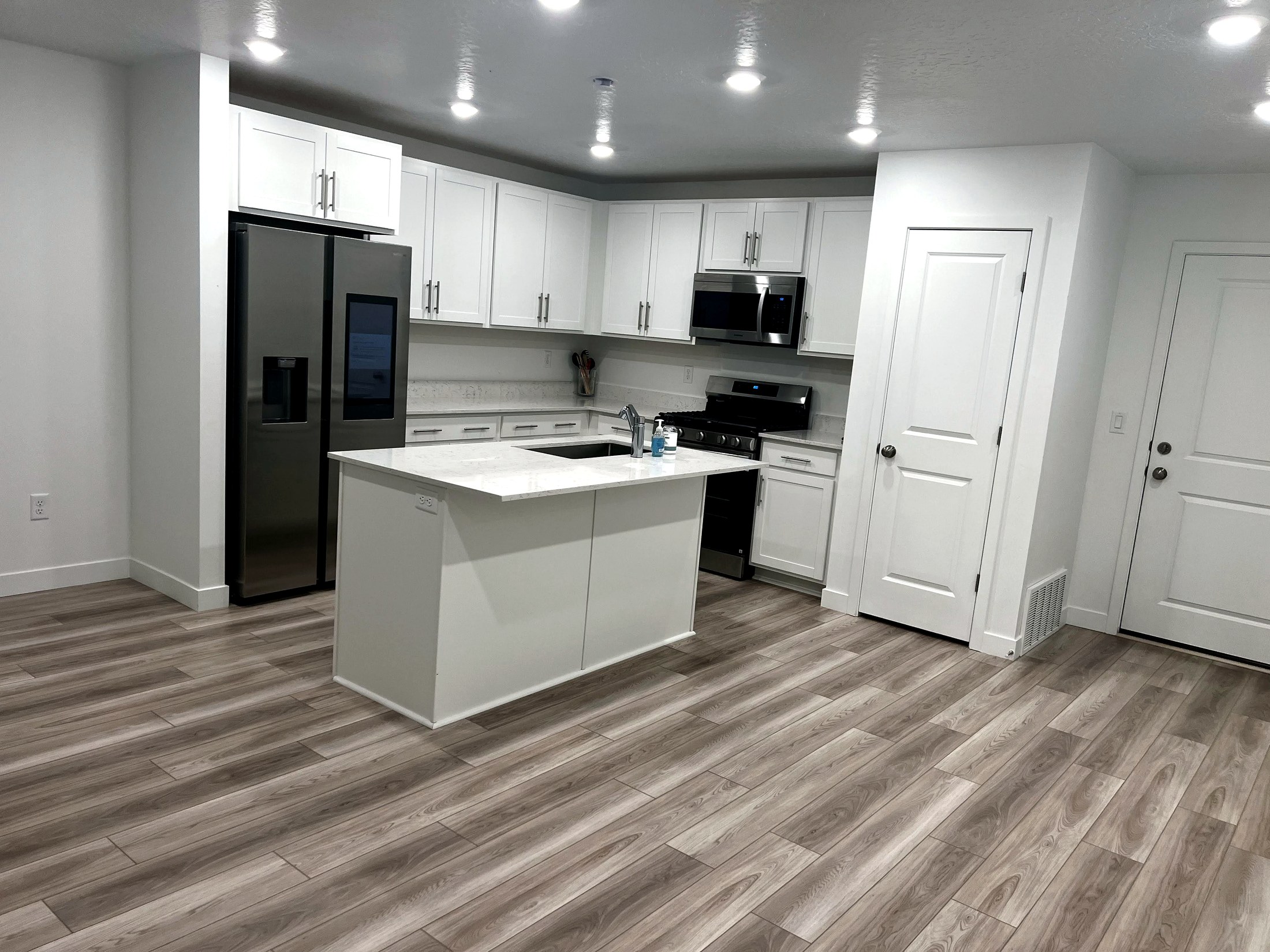 Residential kitchen cleaned for a Park City client
